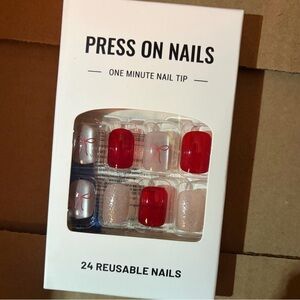 Press On Nails - Red and White Reusable Set